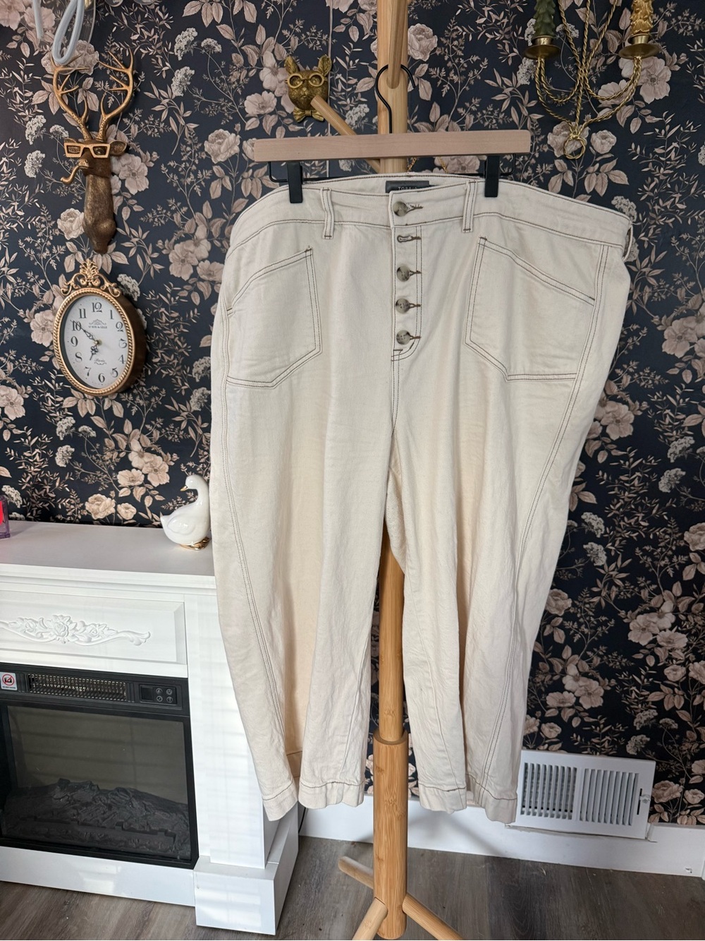 High-Waist Button-Fly Cropped Jeans — Cream